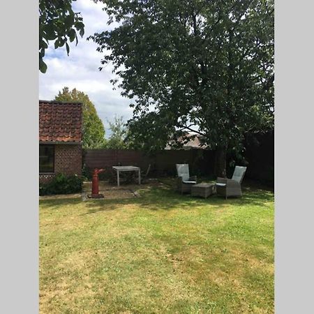 Apartamento Cozy Studio On A Quaint Farm Kruibeke Exterior foto