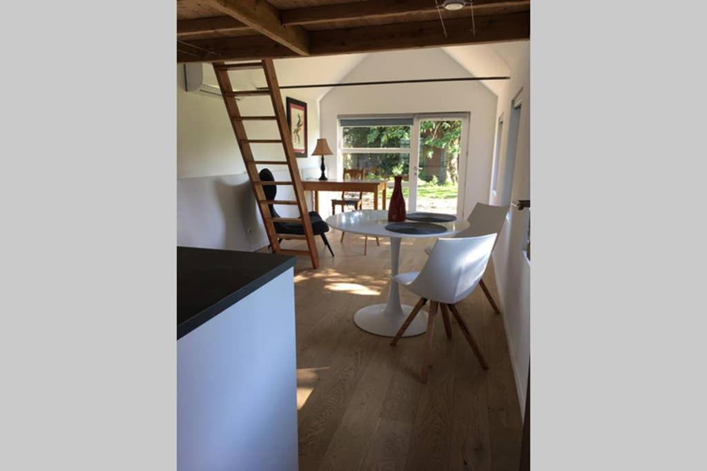 Apartamento Cozy Studio On A Quaint Farm Kruibeke Exterior foto