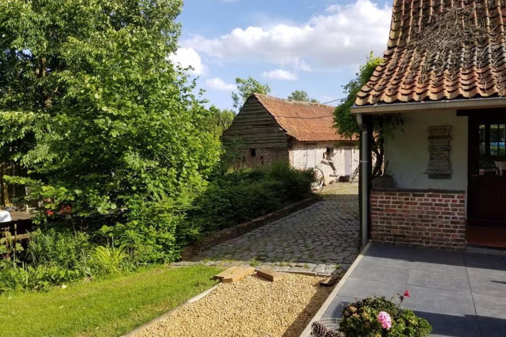 Apartamento Cozy Studio On A Quaint Farm Kruibeke Exterior foto